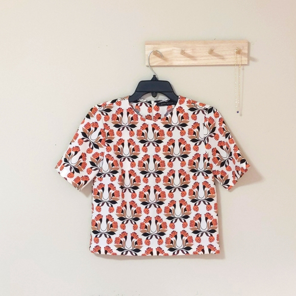 Zara Tops - ✨3For$25✨Zara Floral shortsleeve top Size XS